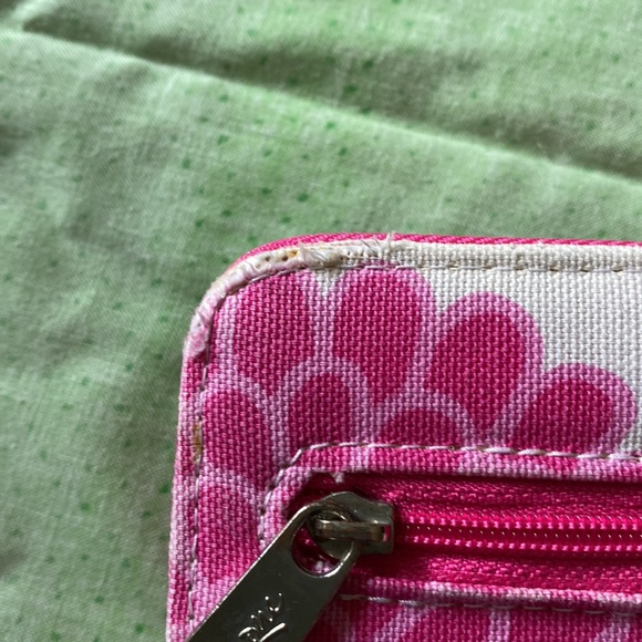 ThirtyOne Wallet has a hook you could add a wristlet strap - Picture 7 of 8